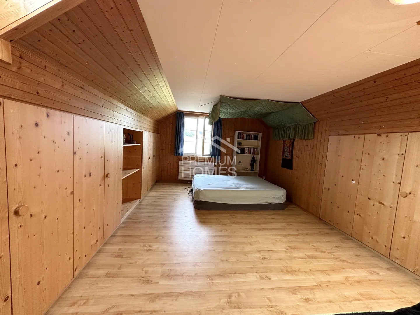 SMALL BUT FINE - Photo 4 of 7