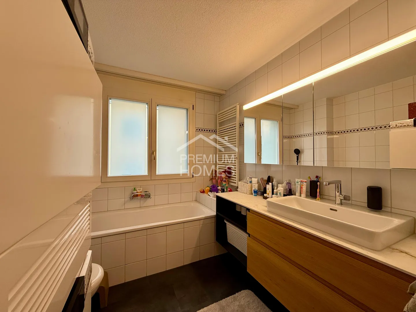 Oasi abitativa luminosa e stilosa con arredi di alta qualità! - Foto 8 di 13