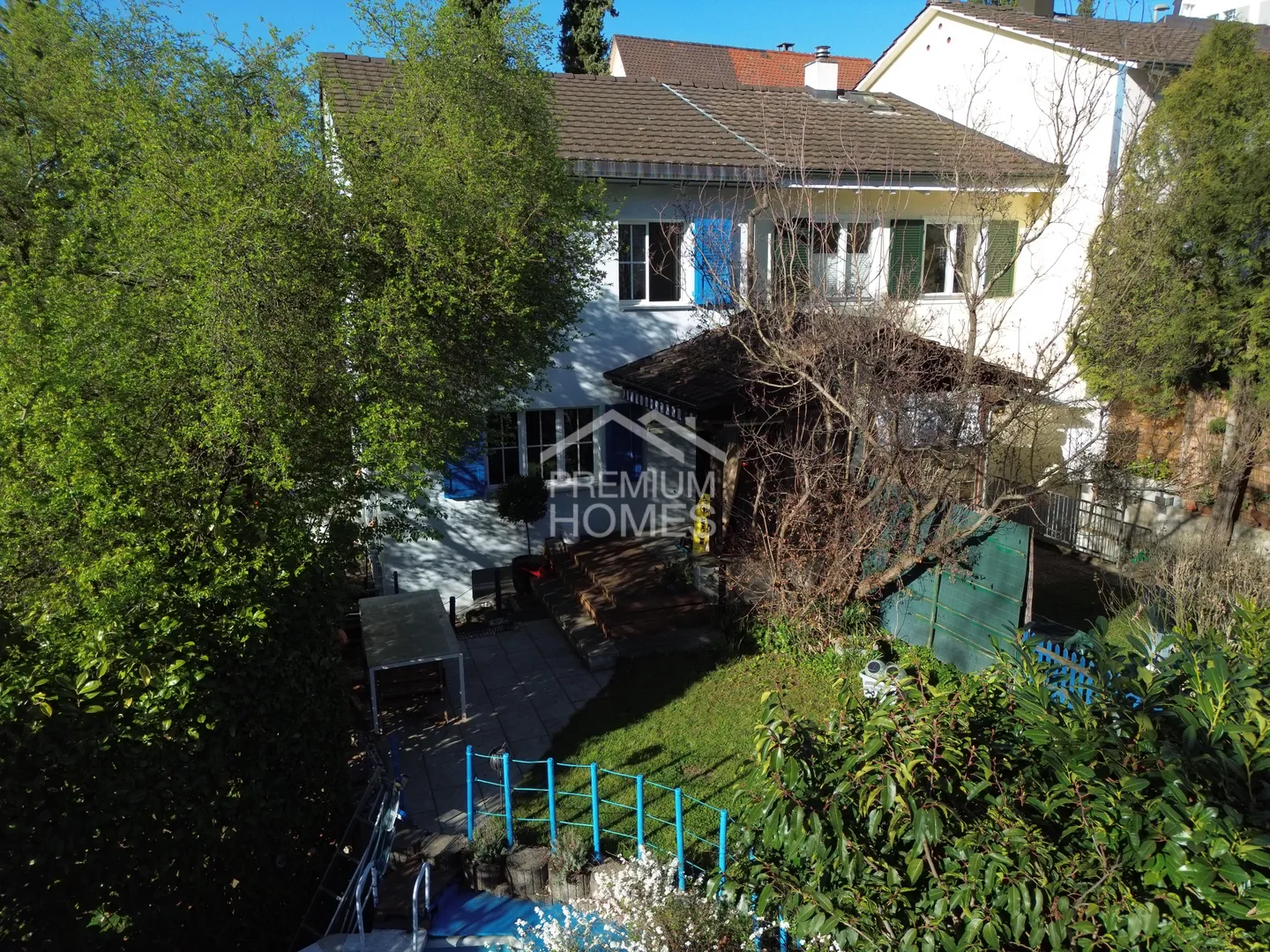 Charming End Row House with Garden - Photo 1 of 10