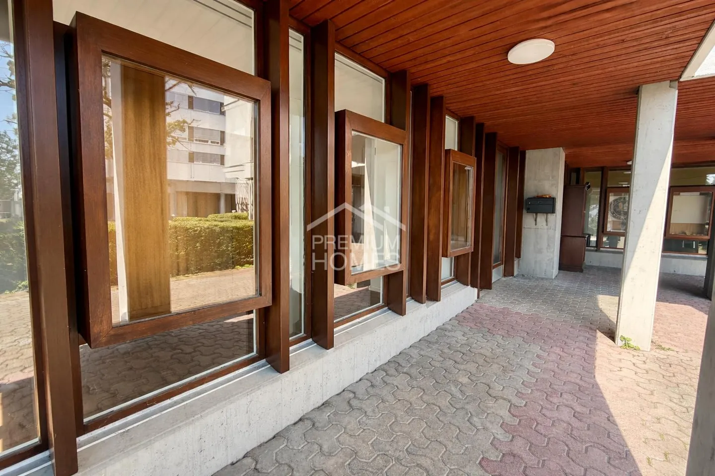 Versatile Commercial Space - Photo 3 of 9