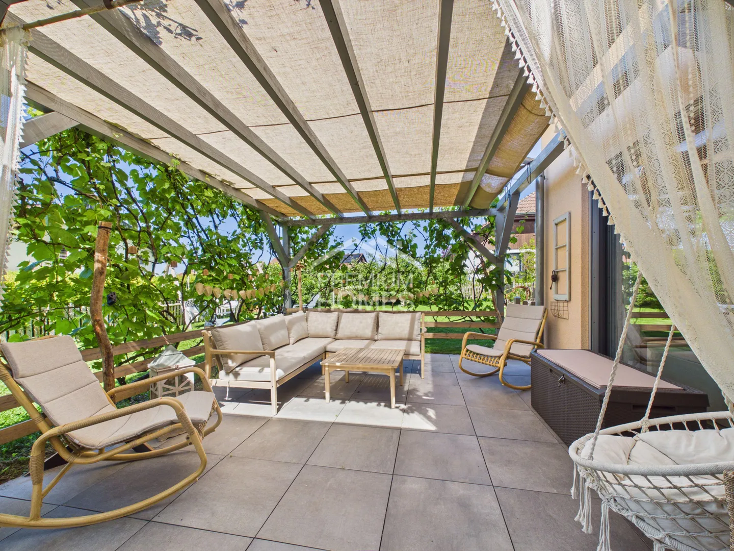 Villa familiale moderne avec grand jardin - Foto 7 von 11