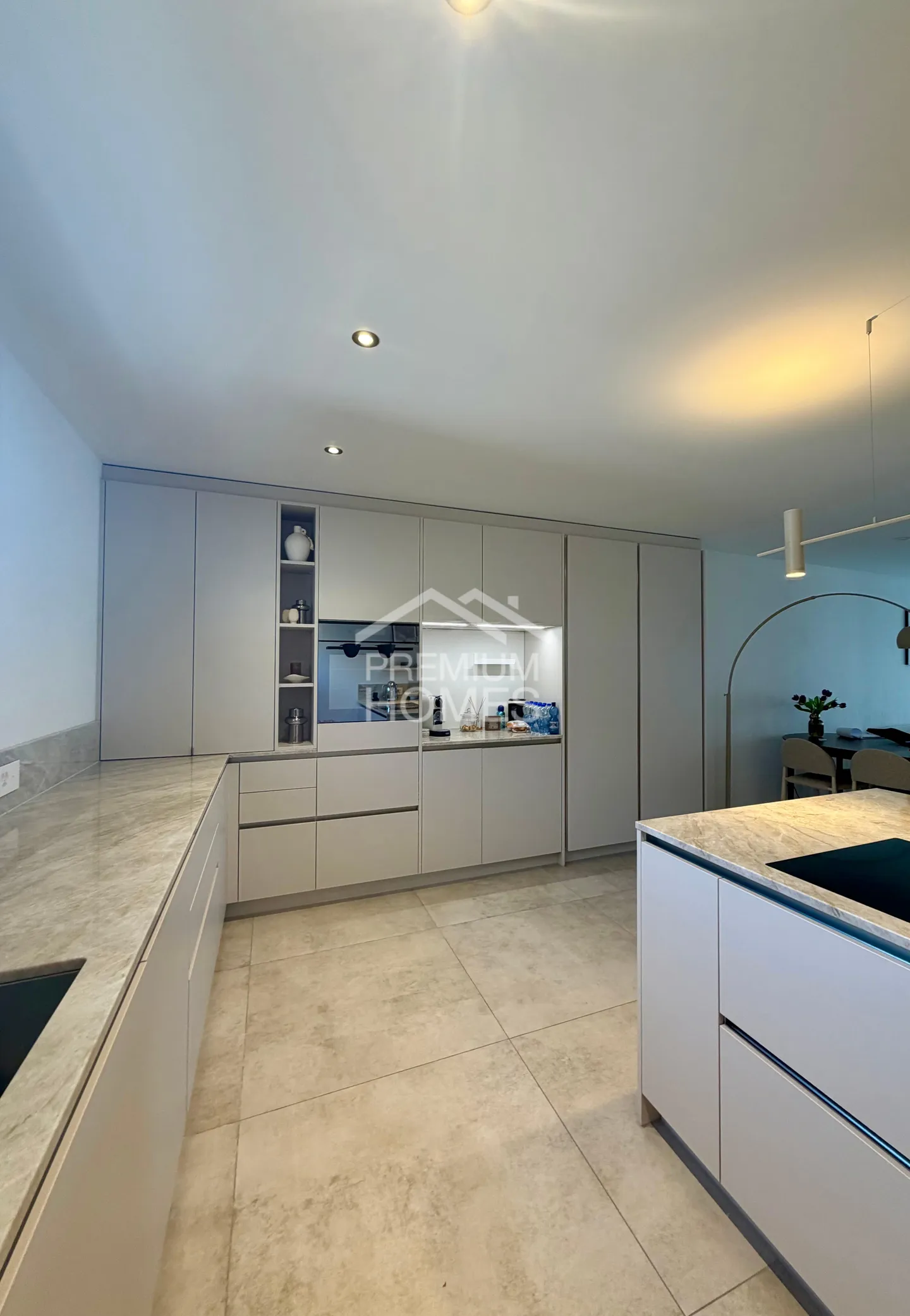 Modernes Apartment mit Balkon - Foto 5 von 13