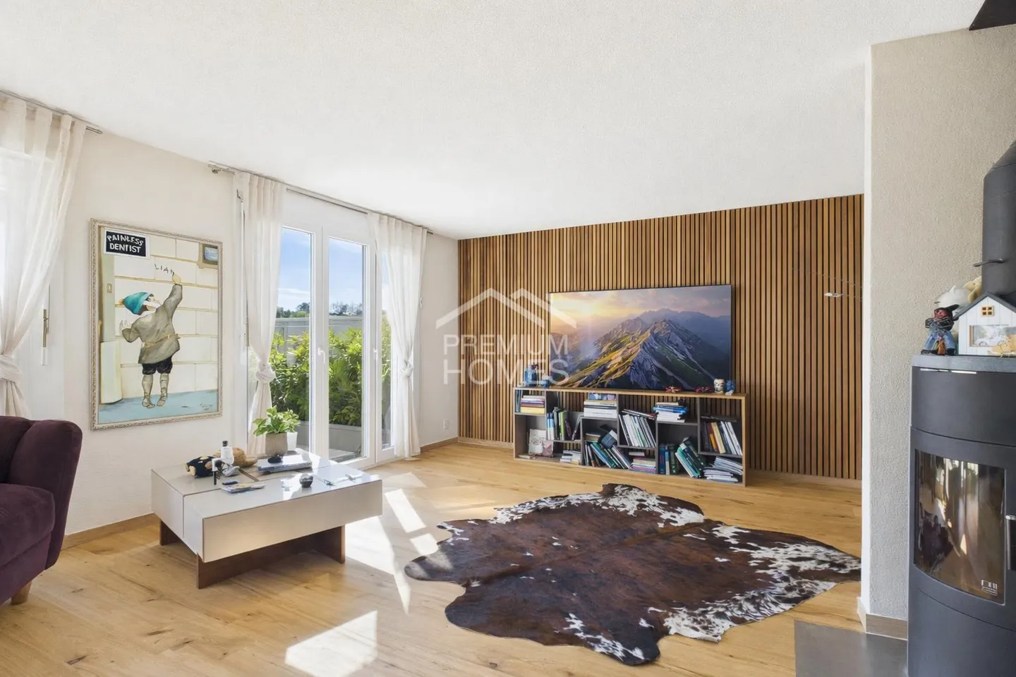 Exclusive residential jewel in prime location with golf course view - Photo 3 of 12