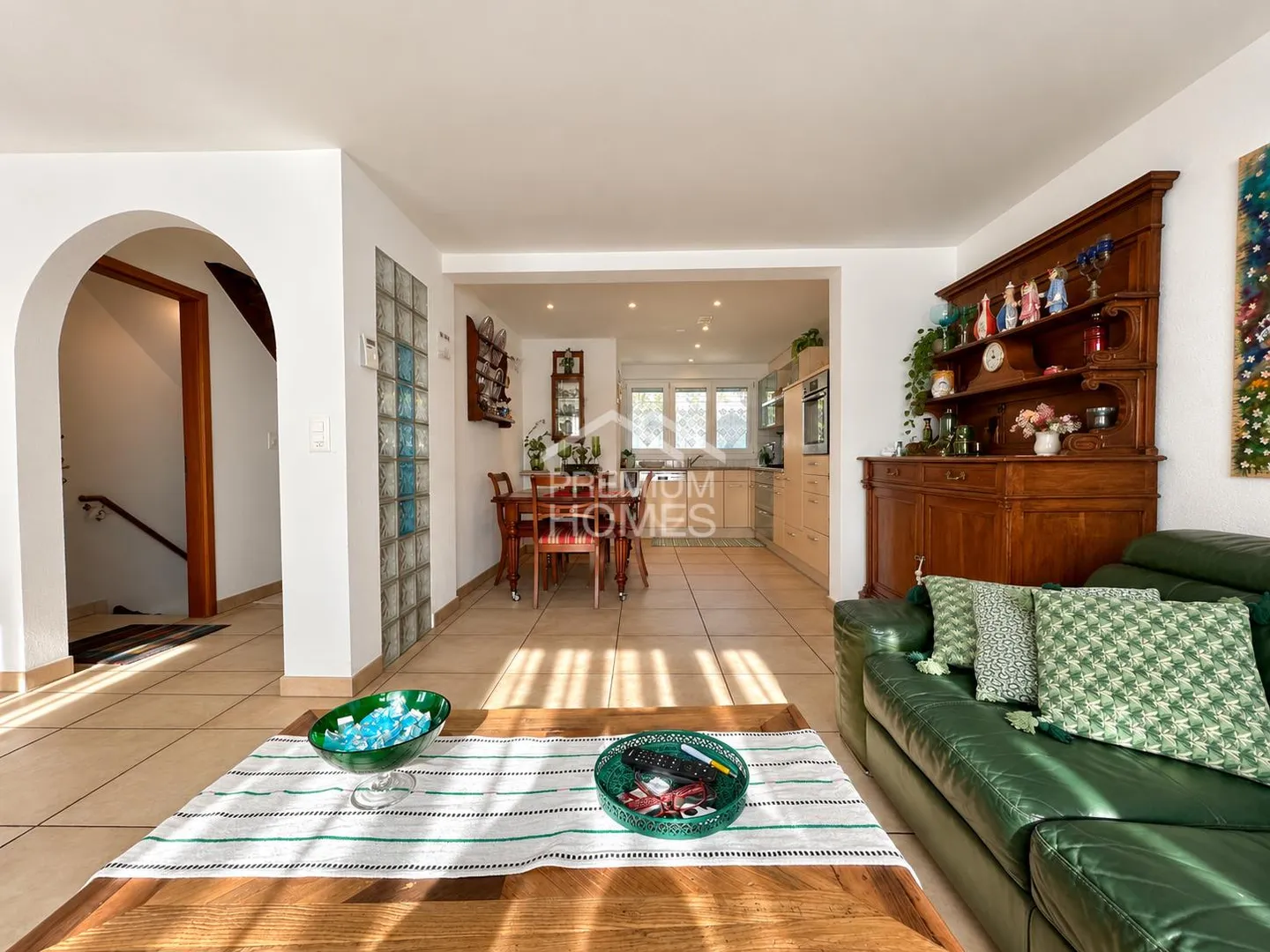 Charming house with sunny garden and expansion potential - Photo 4 of 13