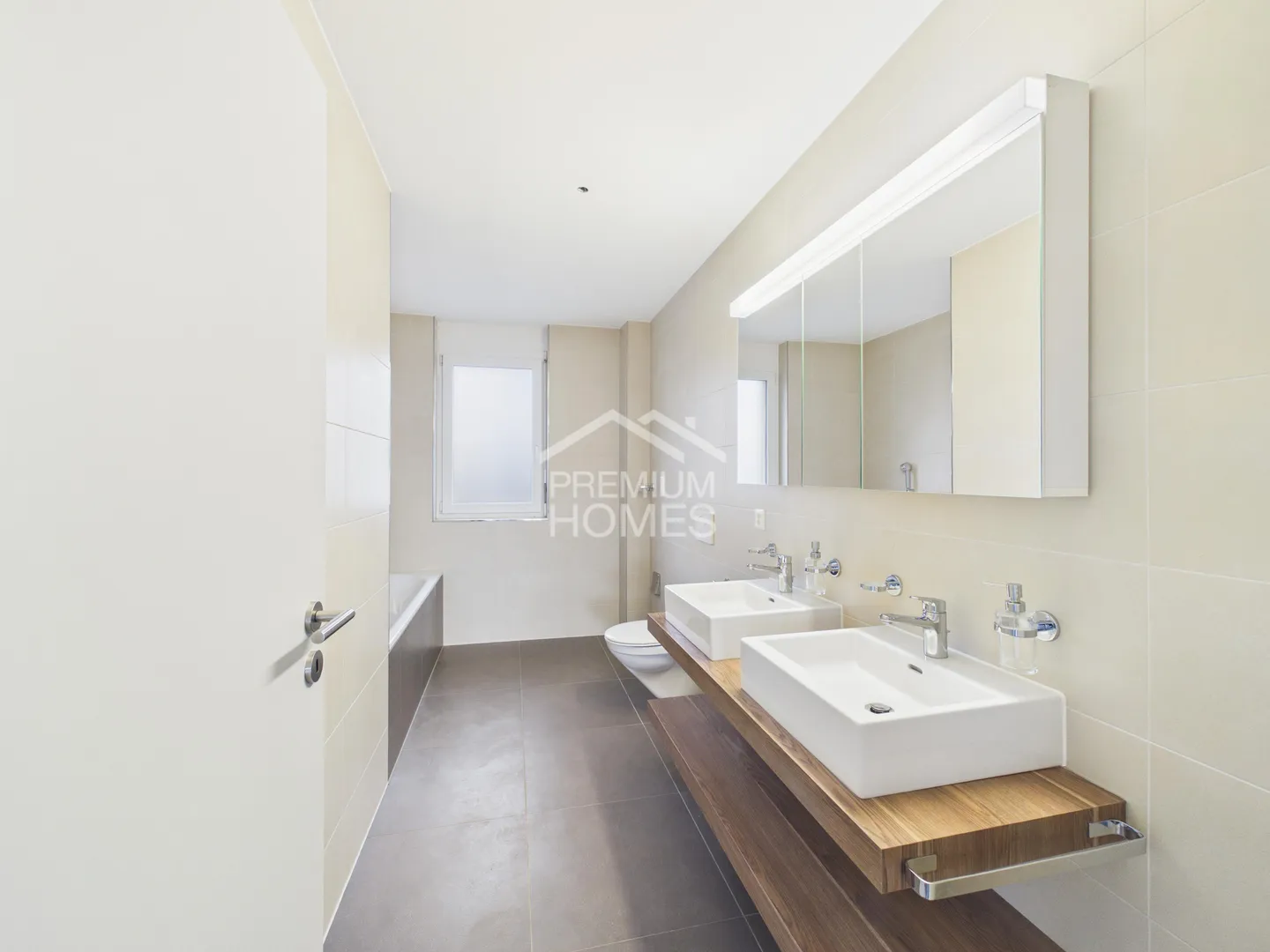 Penthouse with breathtaking view of Delémont and the mountains - Photo 8 of 10