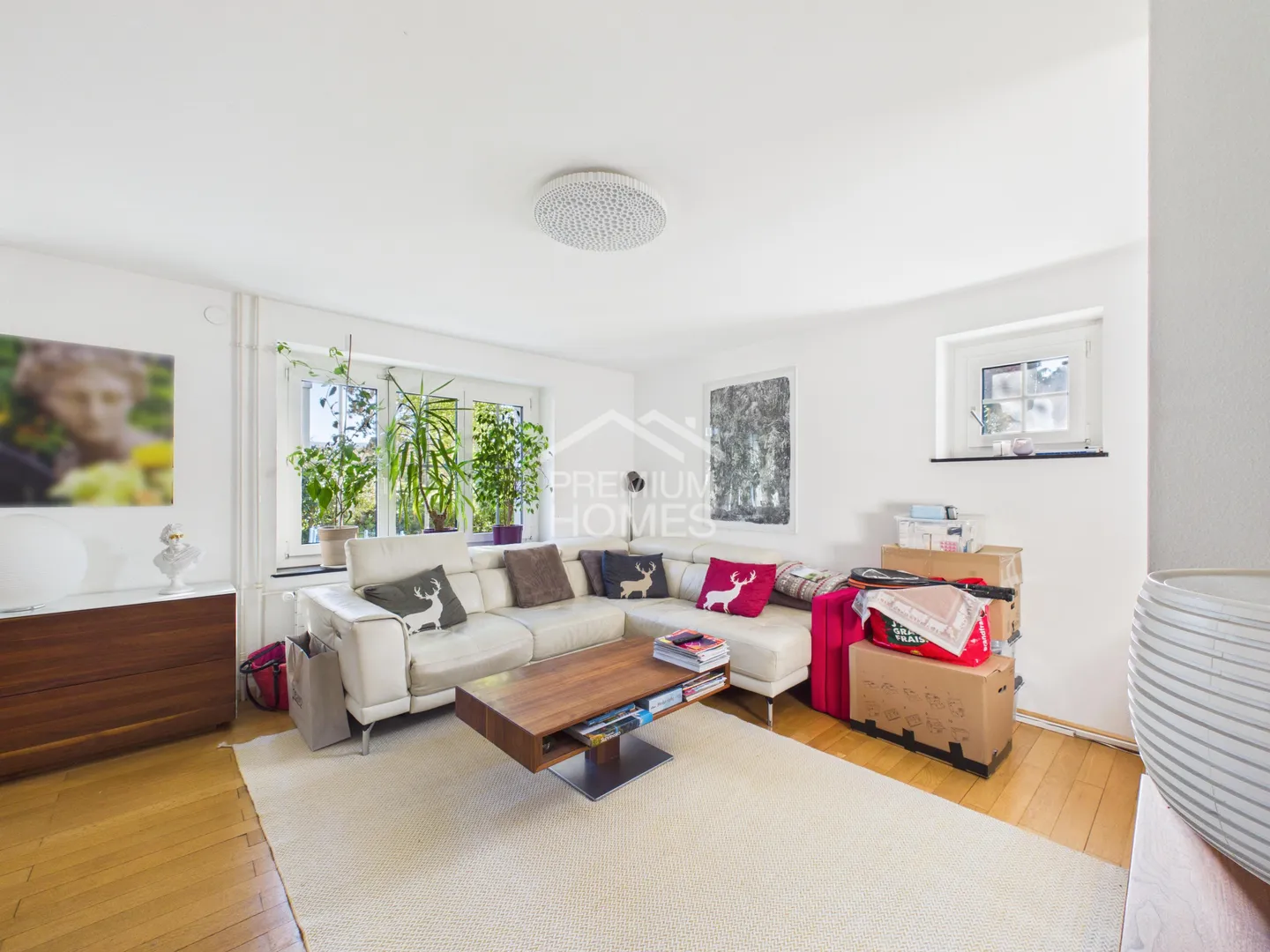 Charming End Row House with Garden - Photo 2 of 10