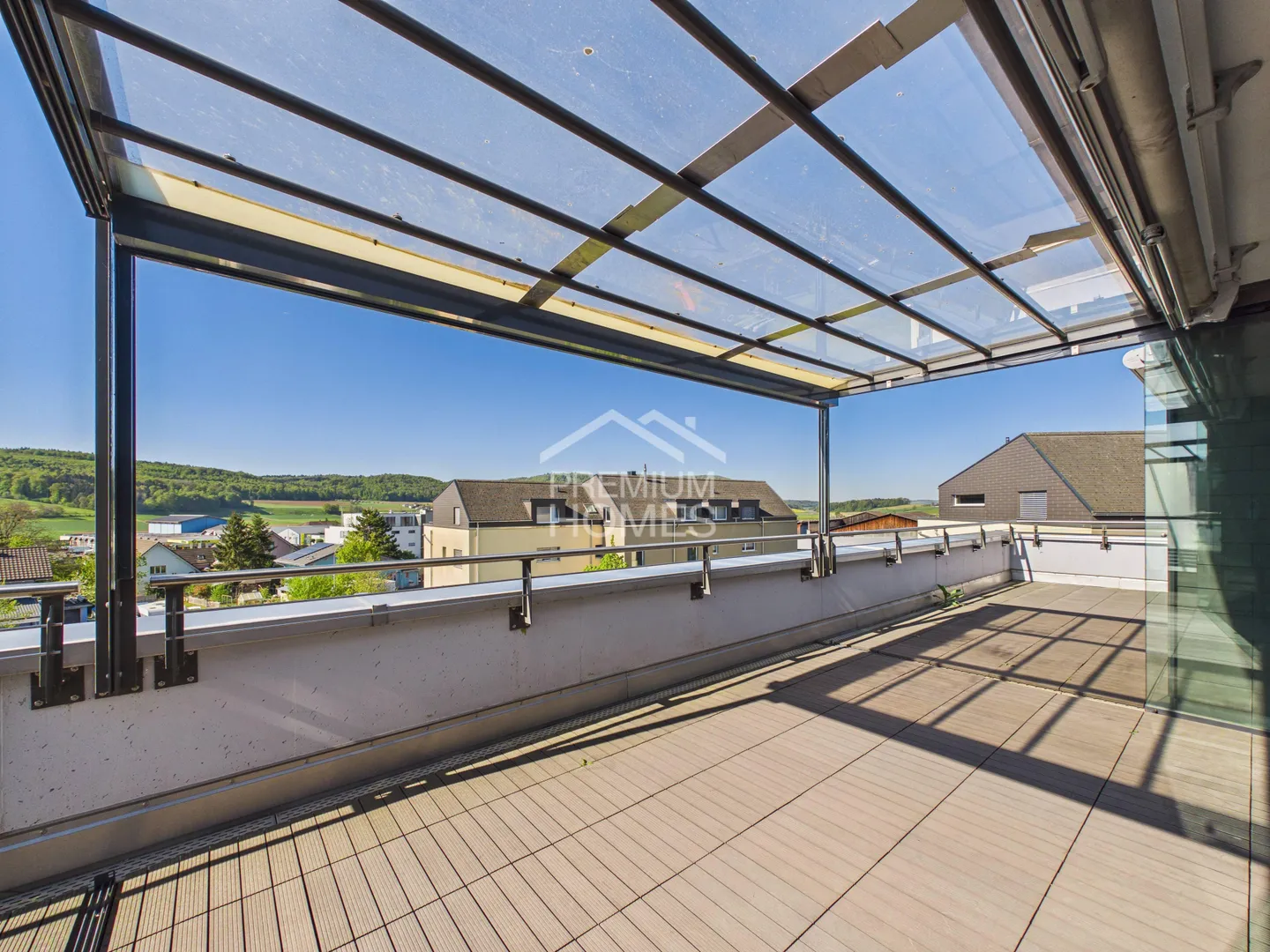 Stilvolles Penthouse mit sonniger Terrasse - Foto 2 von 12
