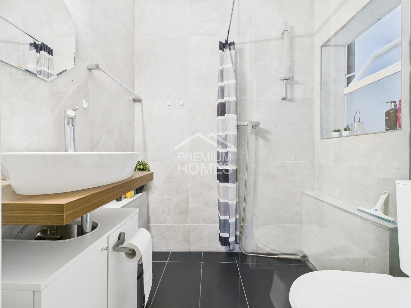 Joy of Life in the Center - Photo 4 of 5