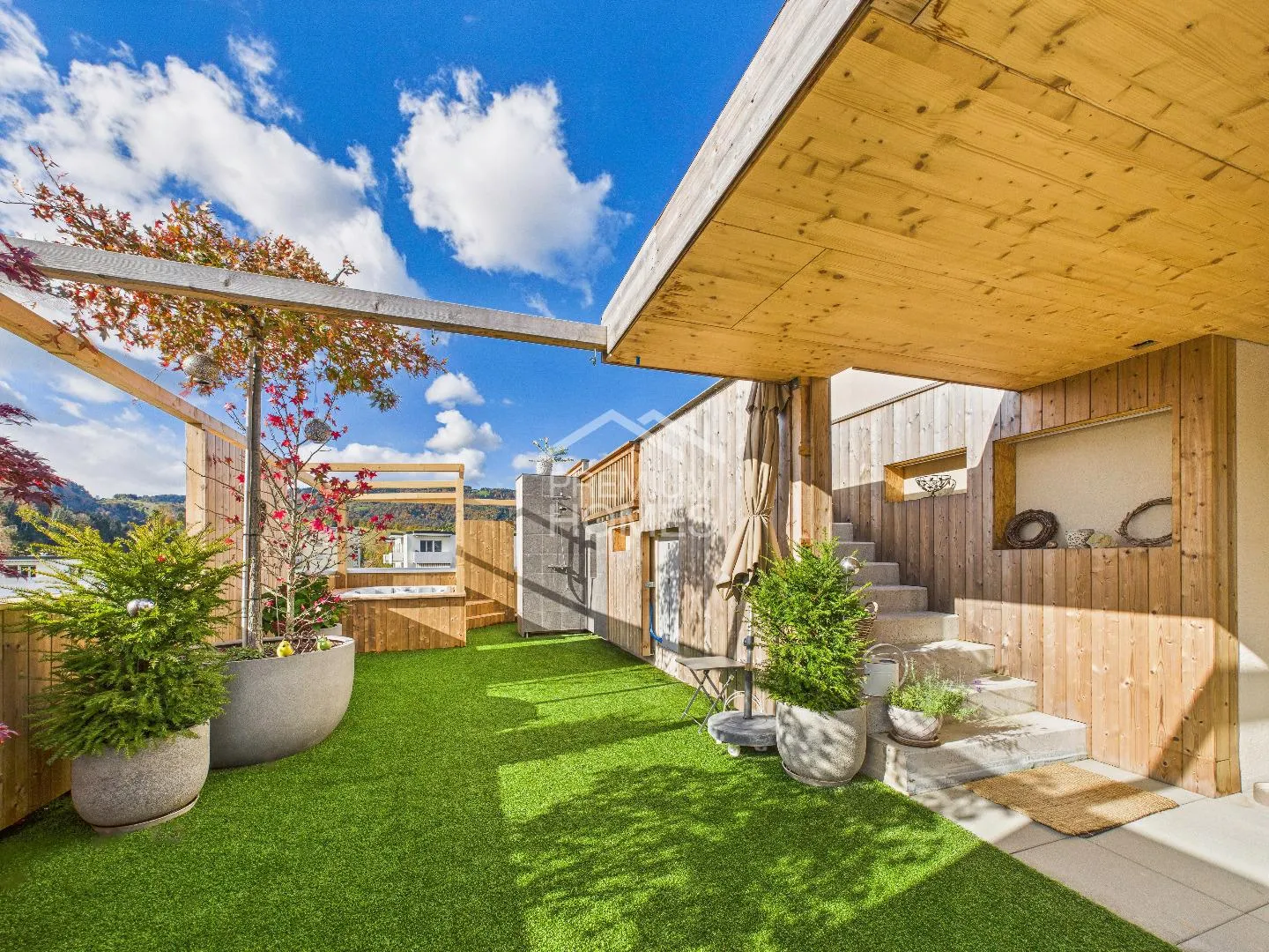 Penthouse exclusif avec piscine et vue panoramique - Photo 2 sur 10