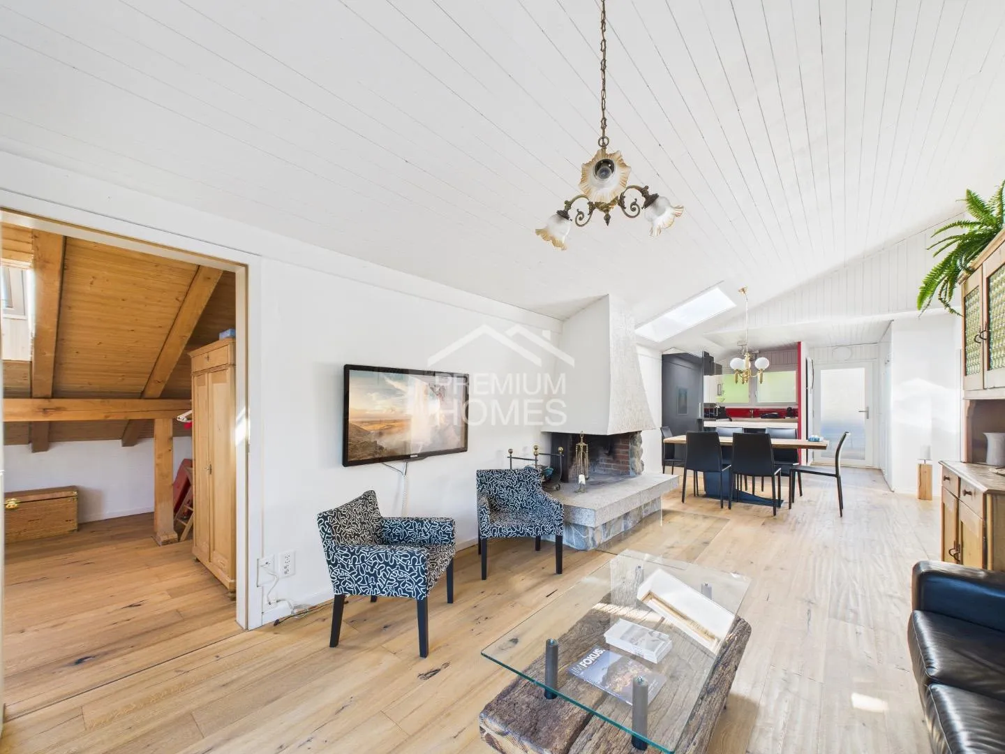 Pratique, central et ensoleillé - appartement sous les toits à Saanen ! - Photo 6 sur 9