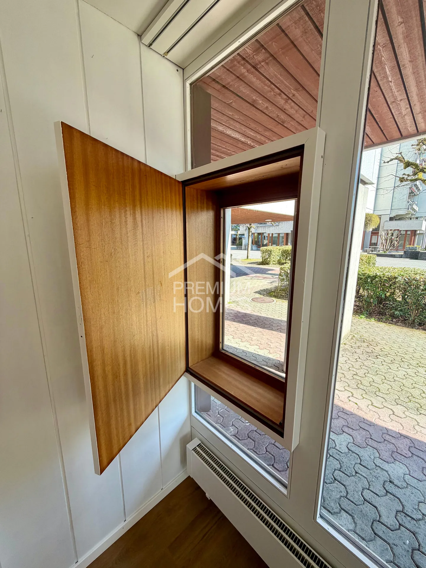 Versatile Commercial Space - Photo 6 of 9