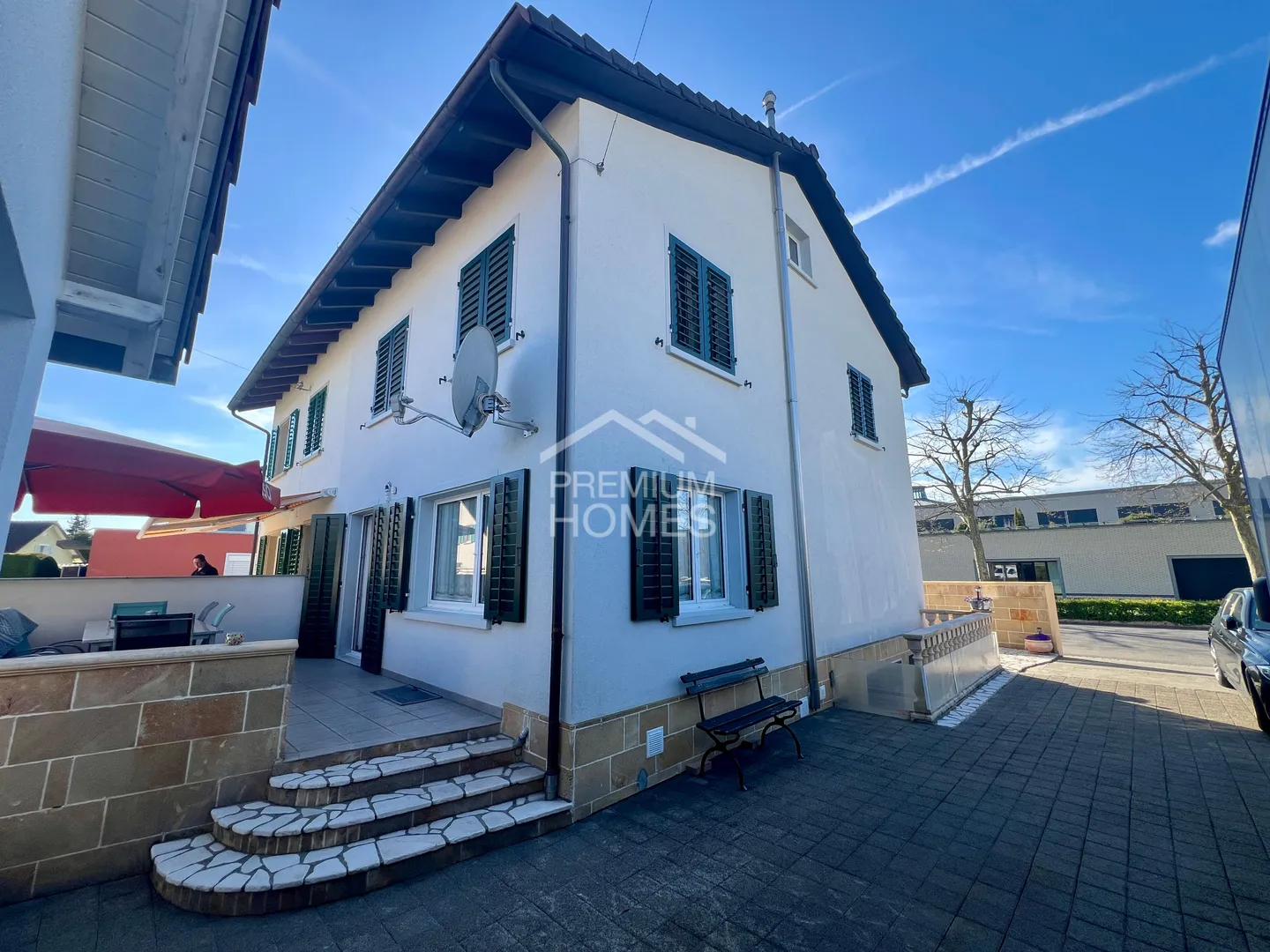 Charmante maison jumelée avec jardin ensoleillé, double garage & A - Photo 1 sur 13