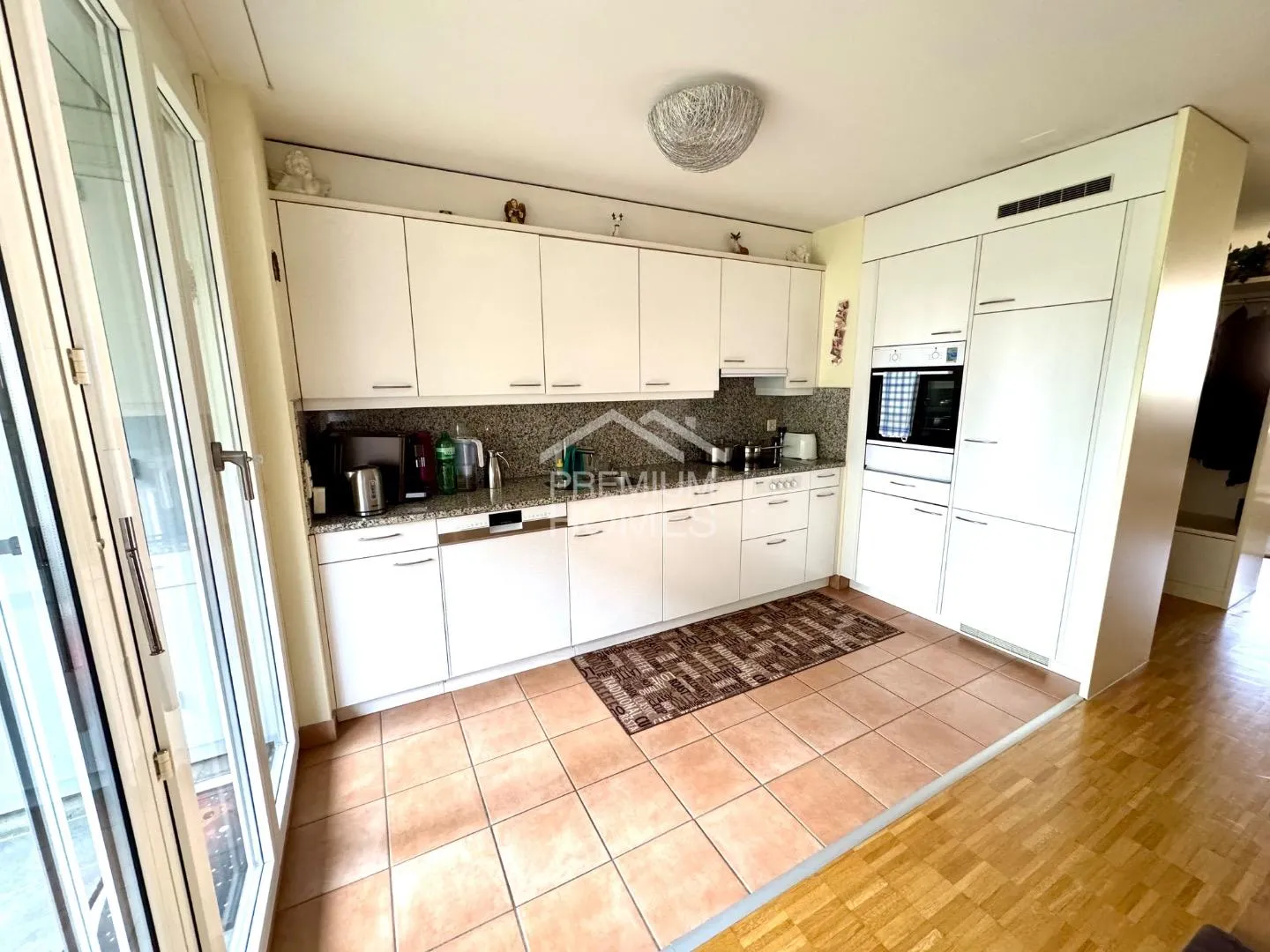 Idyllic Garden Apartment in Prime Location - Photo 3 of 7