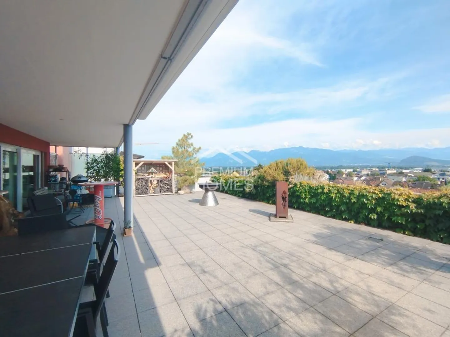 Sonnenstrahlen und Bergblick: Ihre exklusive Wohlfühloase - Photo 2 sur 8