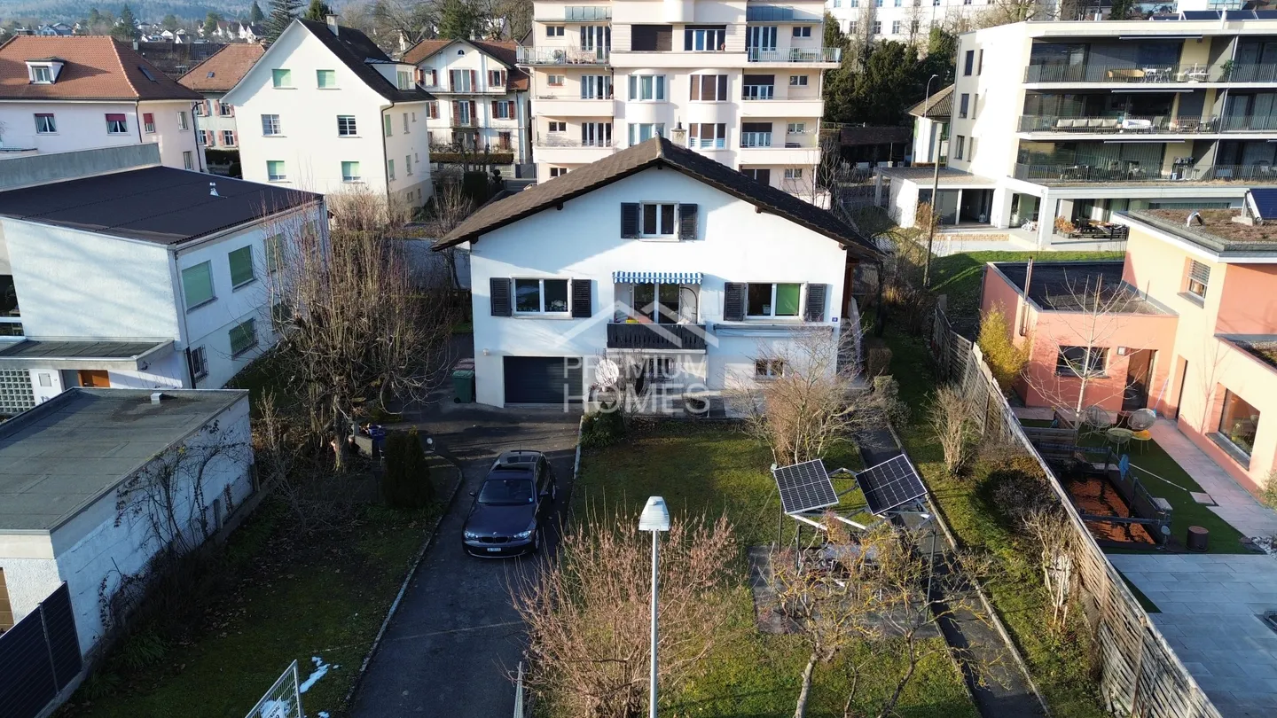 Situazione ideale e grande terreno - Foto 1 di 9