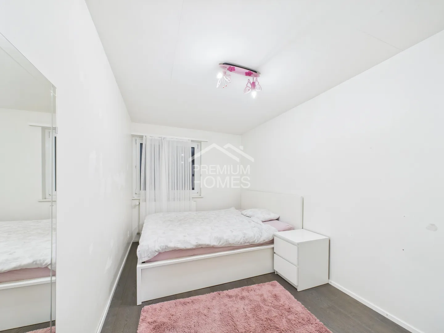 Solidly built - lovingly maintained - Photo 4 of 8