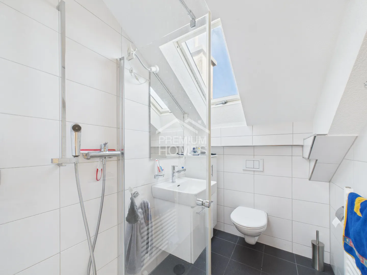 Petit, fin et confortable - Appartement studio sous les toits ! - Photo 4 sur 5