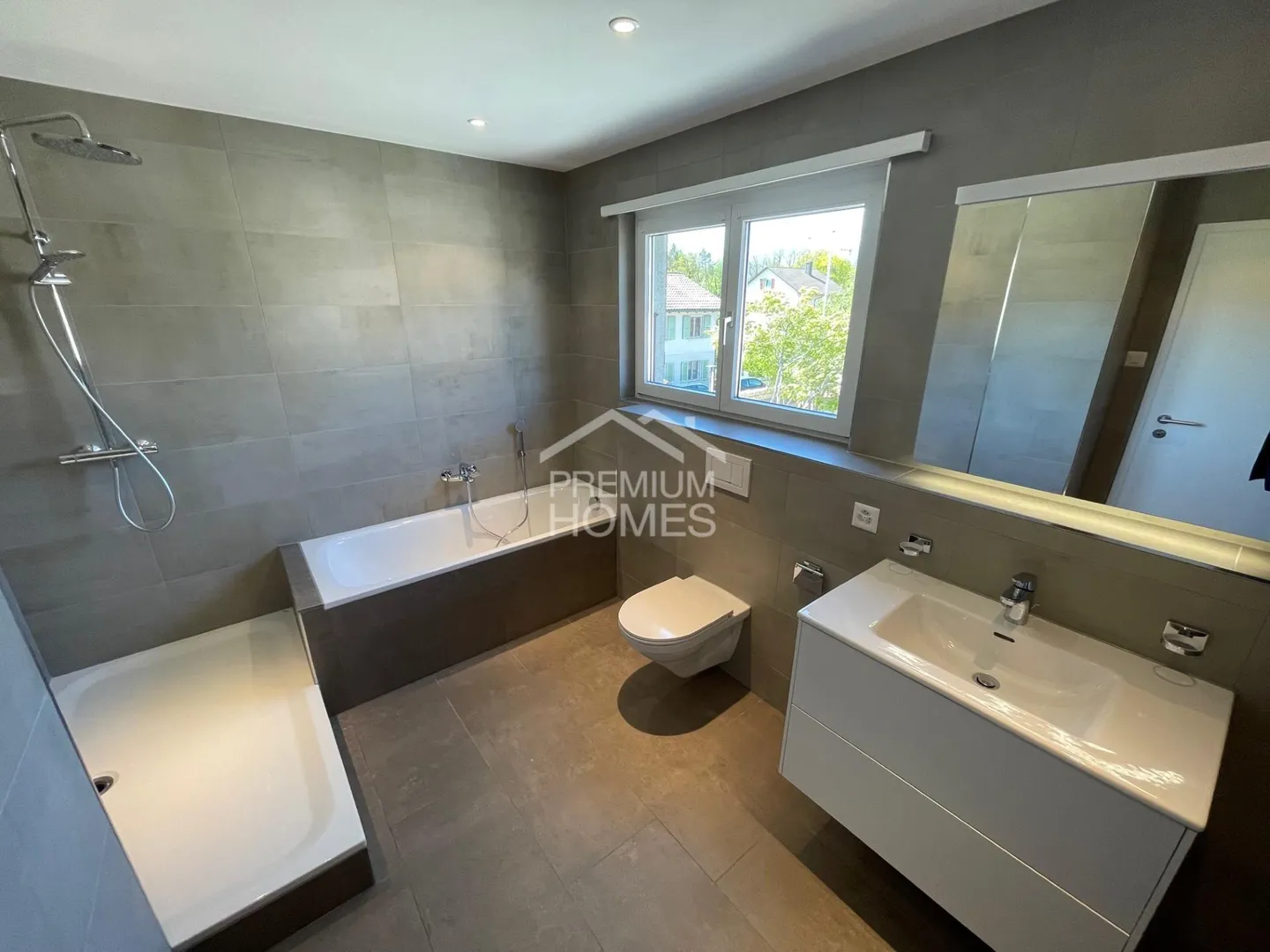 Charming Single-Family Home in a Quiet Location - Photo 5 of 7