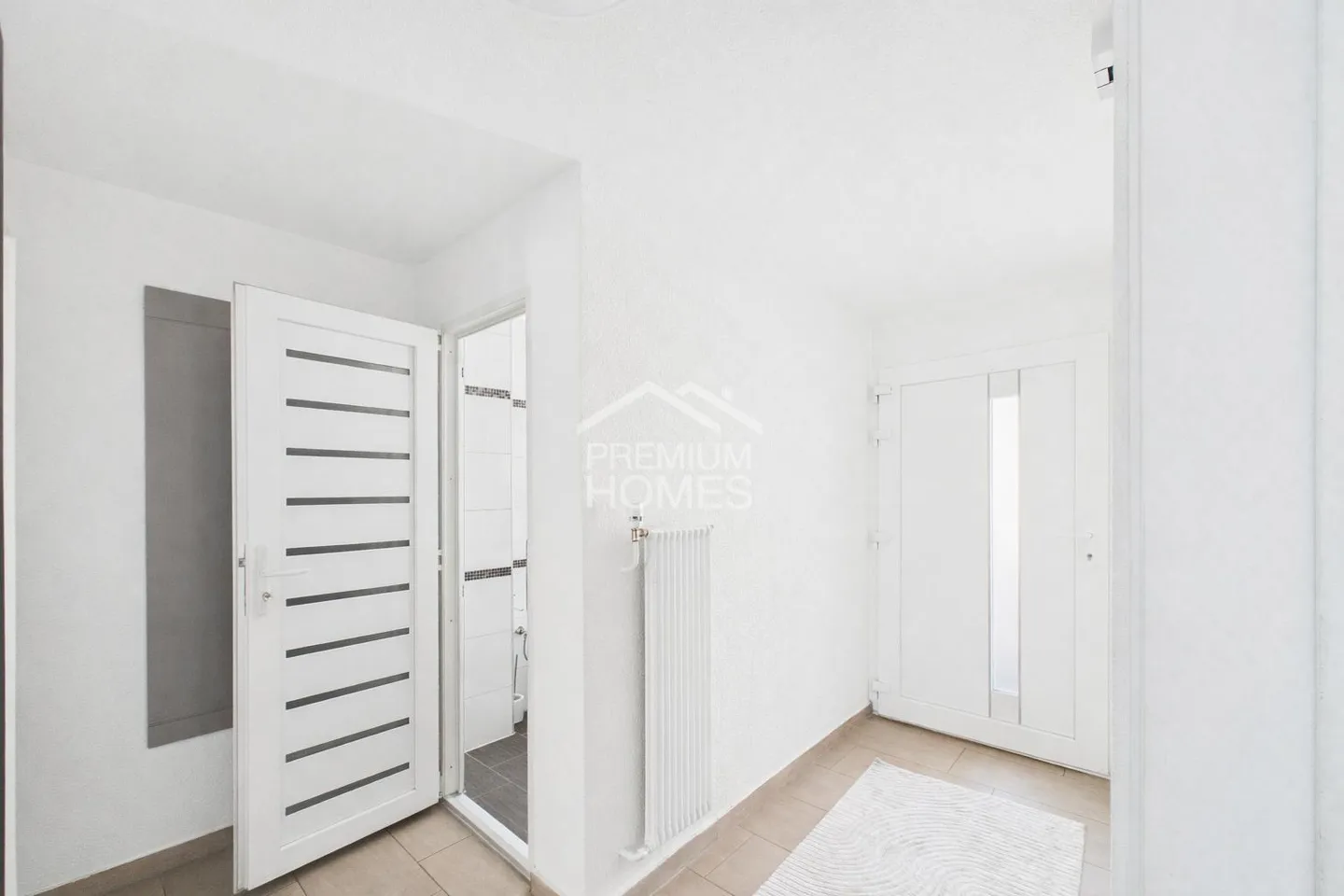 Charmantes Familienhaus mit Garten - Foto 3 von 13