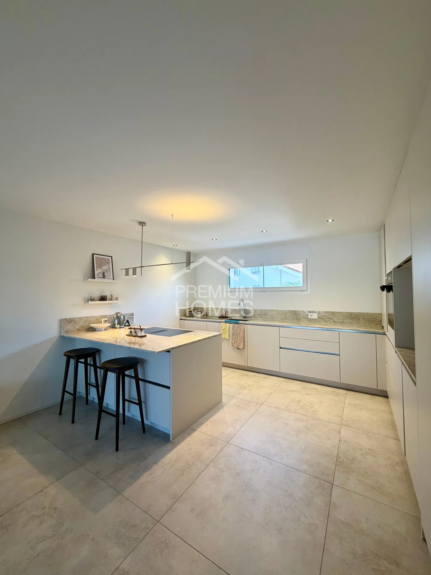 Modernes Apartment mit Balkon - Foto 4 von 13