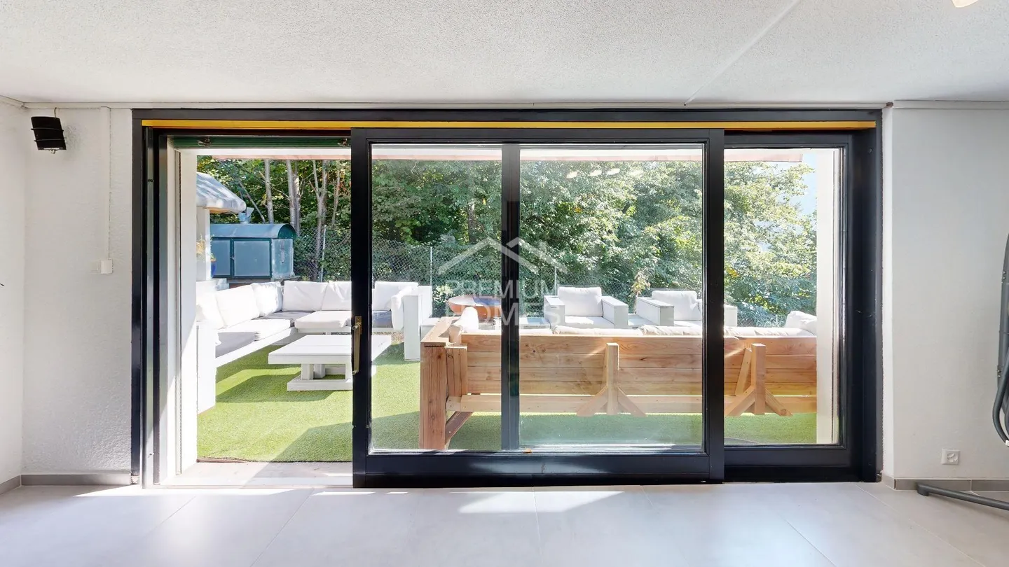 Exklusive Villa mit Bergsicht - Foto 1 von 12