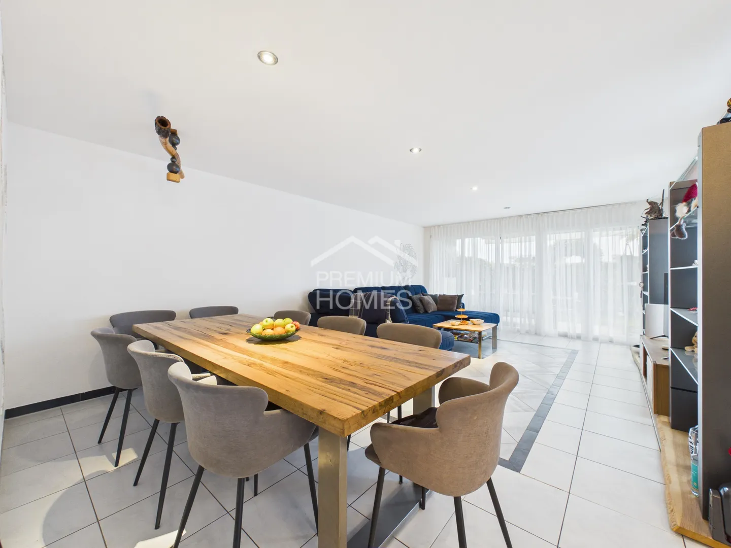 Moderne Gartenwohnung mit Weinschrank - Foto 3 von 12