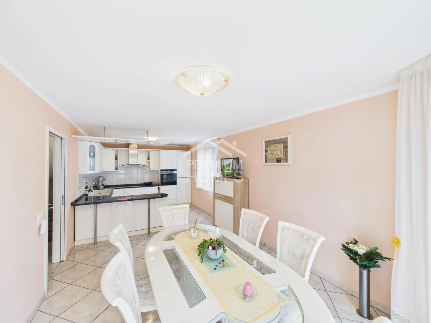 A true family paradise with charm and generous space - Photo 5 of 13