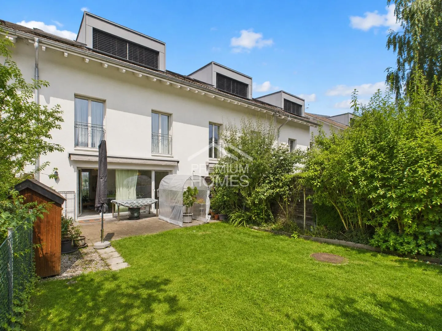 Geräumiges Reihenhaus mit Garten - Foto 1 von 8