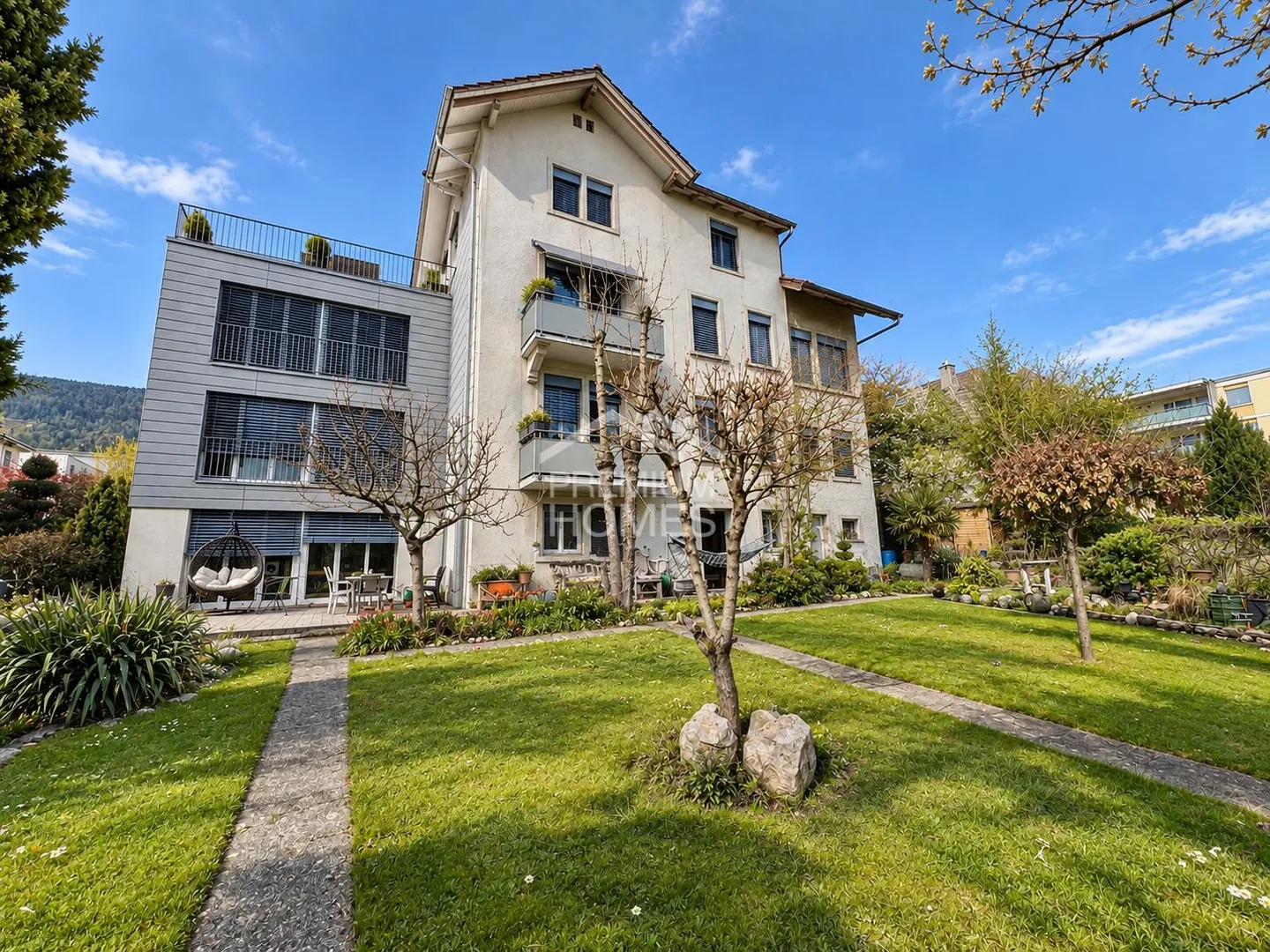 Attractive multi-family house in Grenchen with future potential - Photo 1 of 13