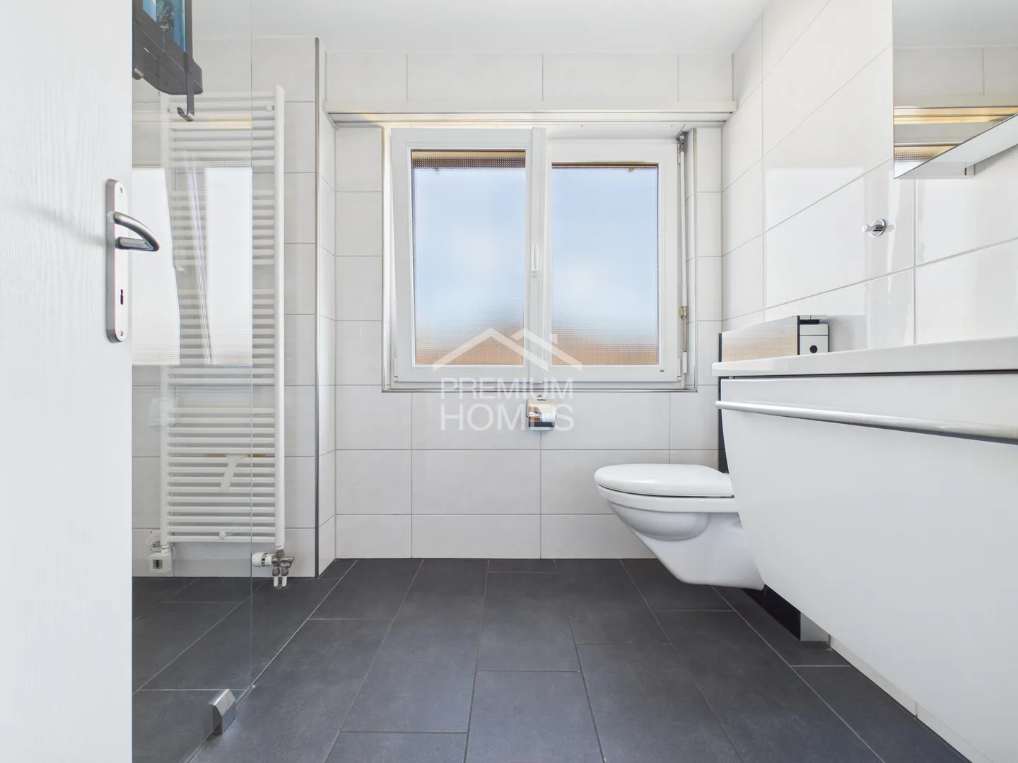 Charming Family Home in Lausen - Photo 8 of 9