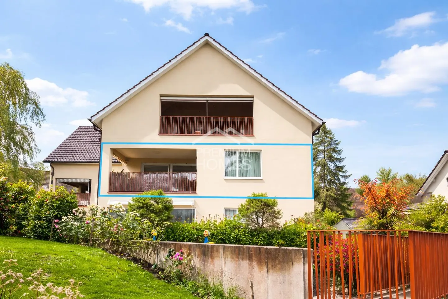 LIFE ON THE SUNNY SIDE - Photo 1 of 12