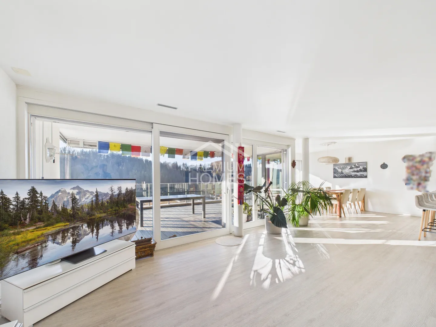 Geräumige Wohnung mit atemberaubender Aussicht - Foto 3 von 10