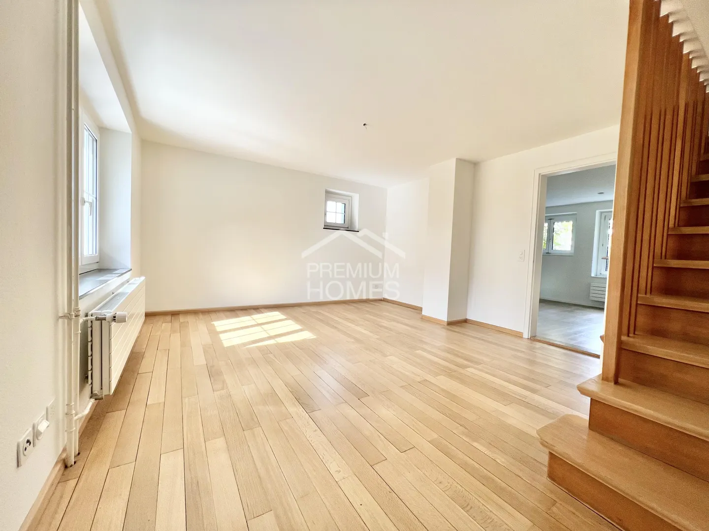 Attractive End Row House with Plenty of Privacy and Garden - Photo 2 of 8