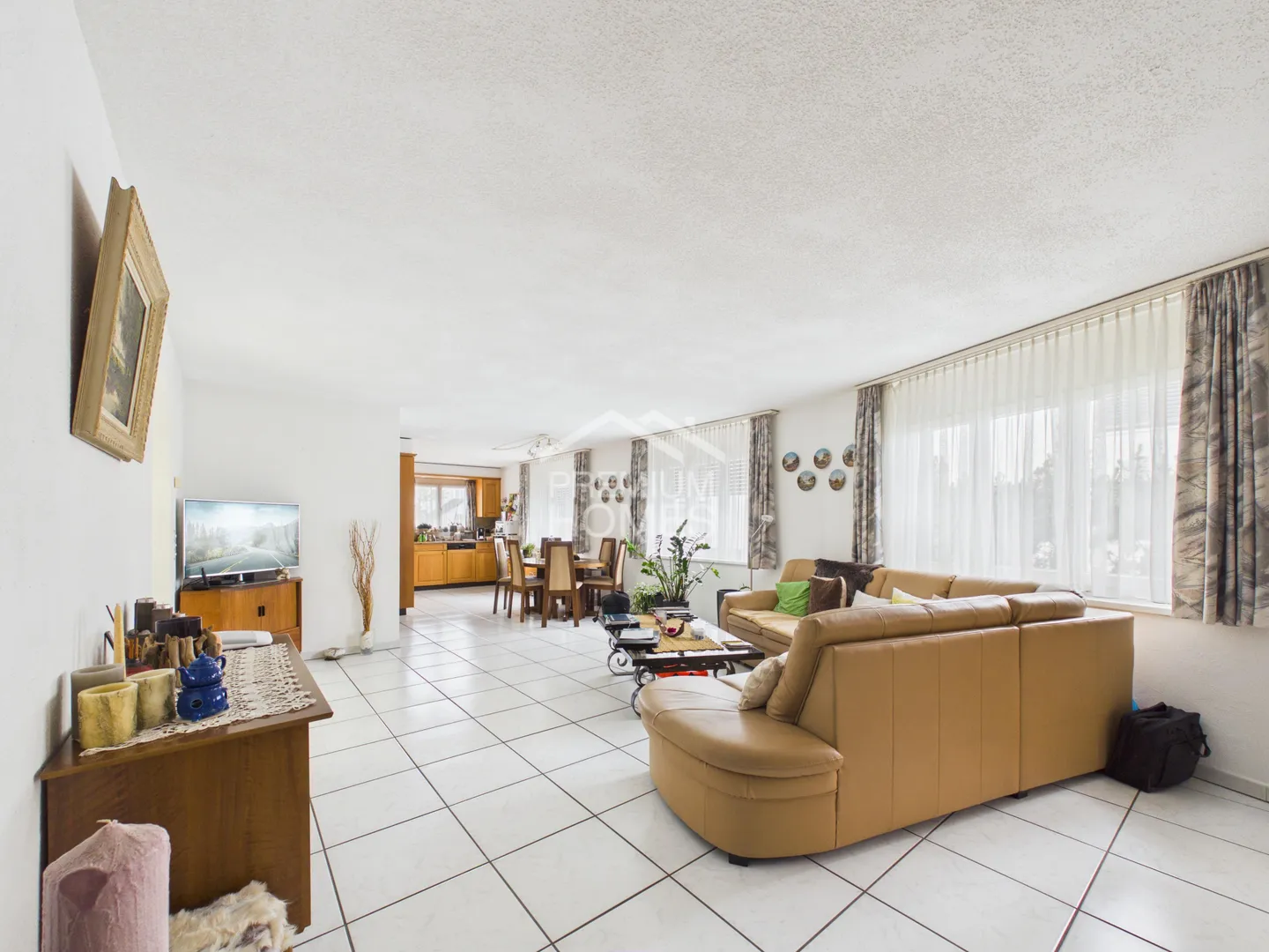 Family House with Apartment - Potential in Prime Location - Photo 4 of 13