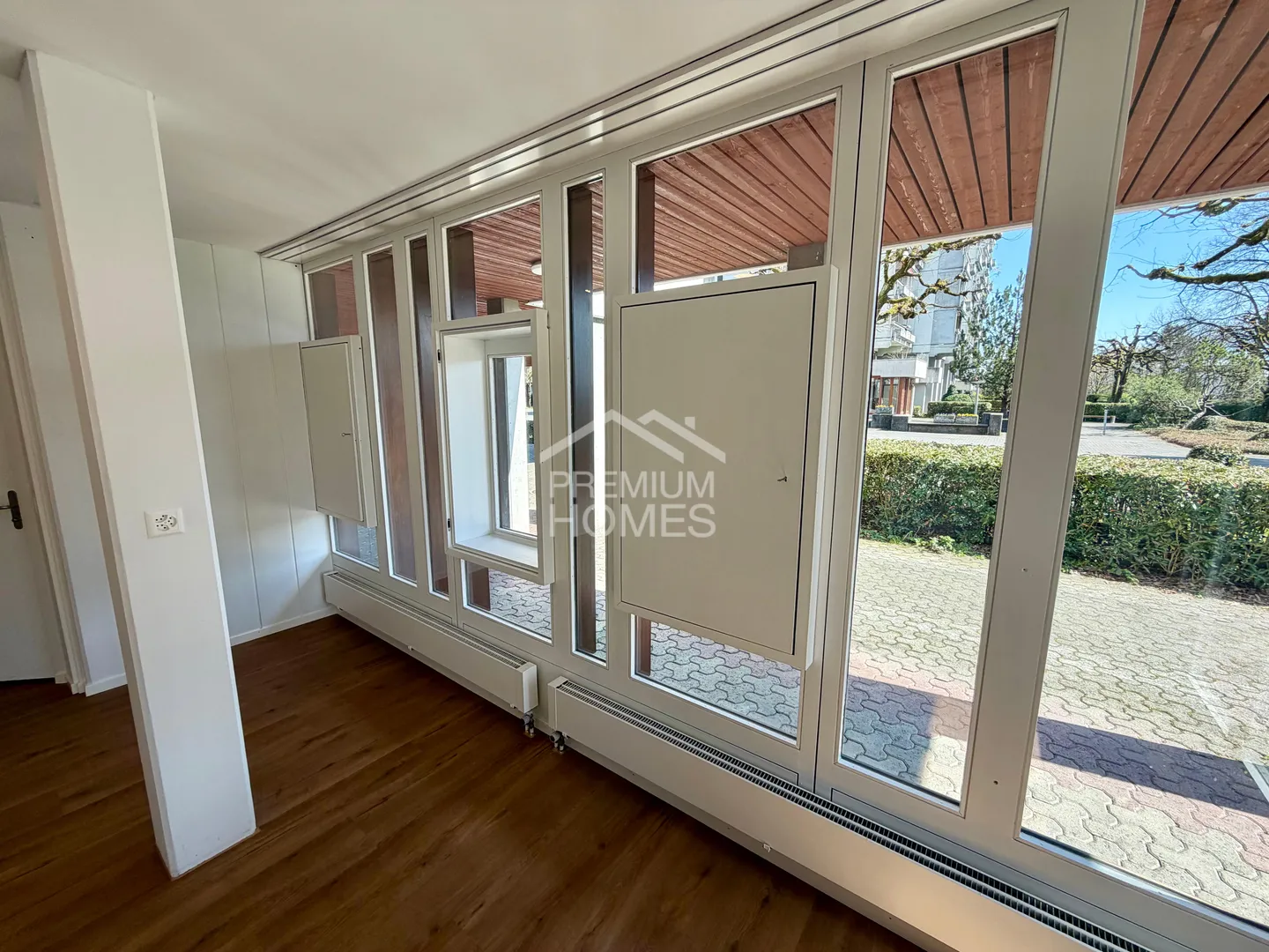 Versatile Commercial Space - Photo 5 of 9