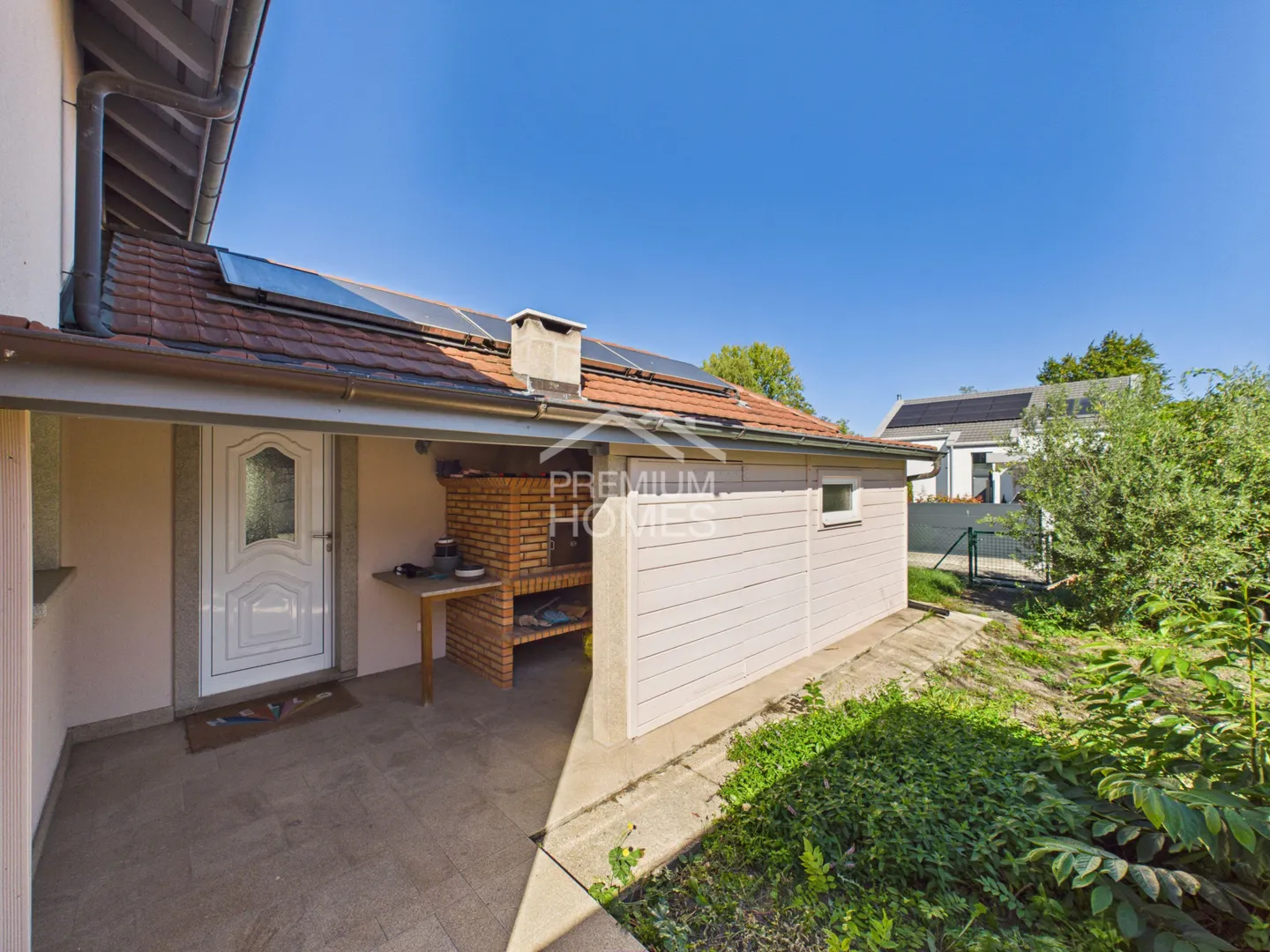 Family Villa with Garden - Photo 13 of 13