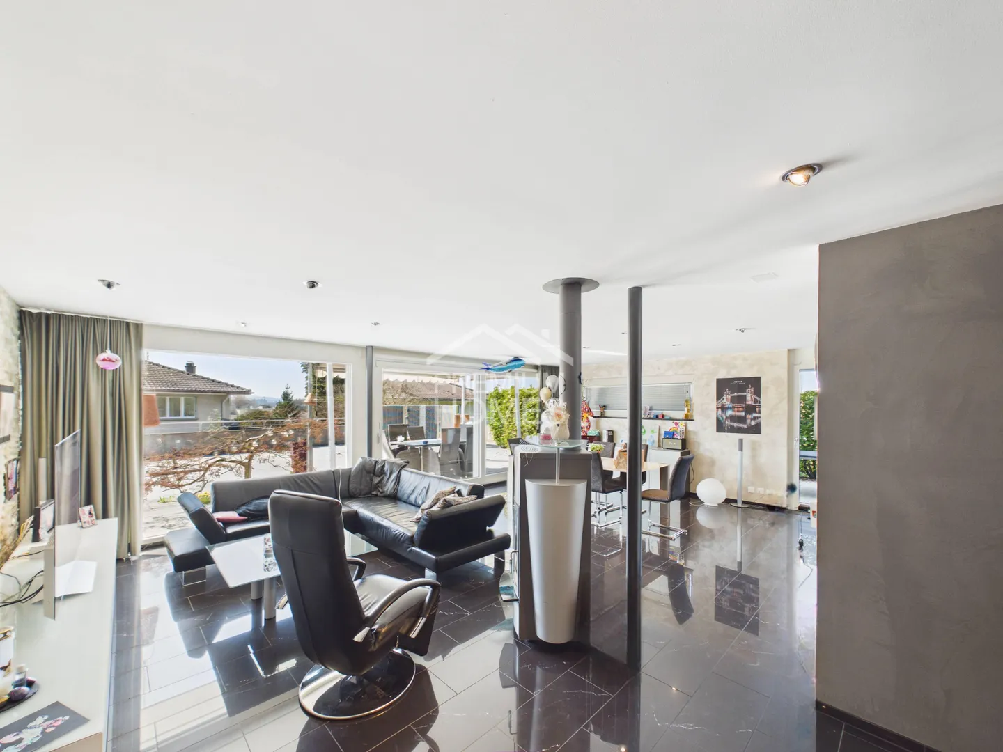 Charmantes Familienhaus mit Aussicht - Foto 2 von 13