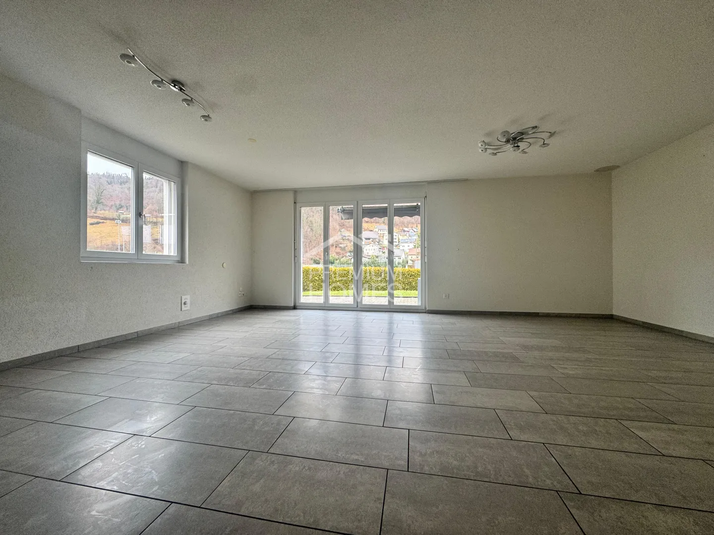 Maison individuelle avec jardin et terrasse - Photo 4 sur 9