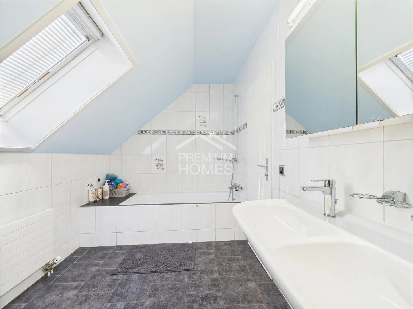 Vivere elegante su due livelli - Foto 4 di 9