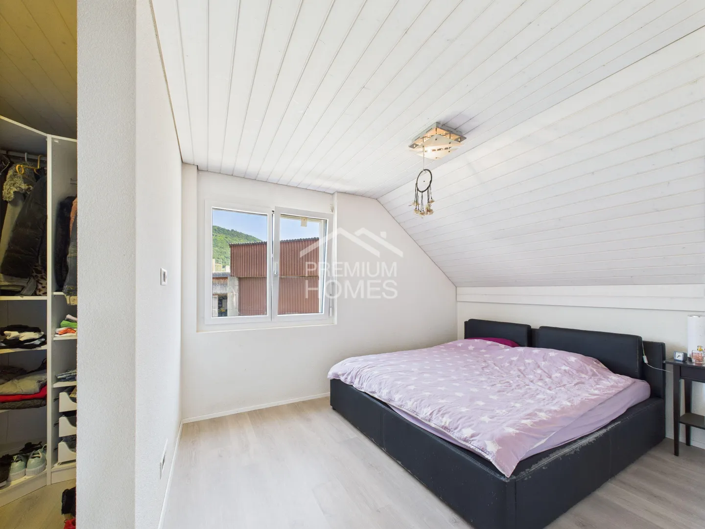 Stilvolles Einfamilienhaus mit Garten - Foto 5 von 8