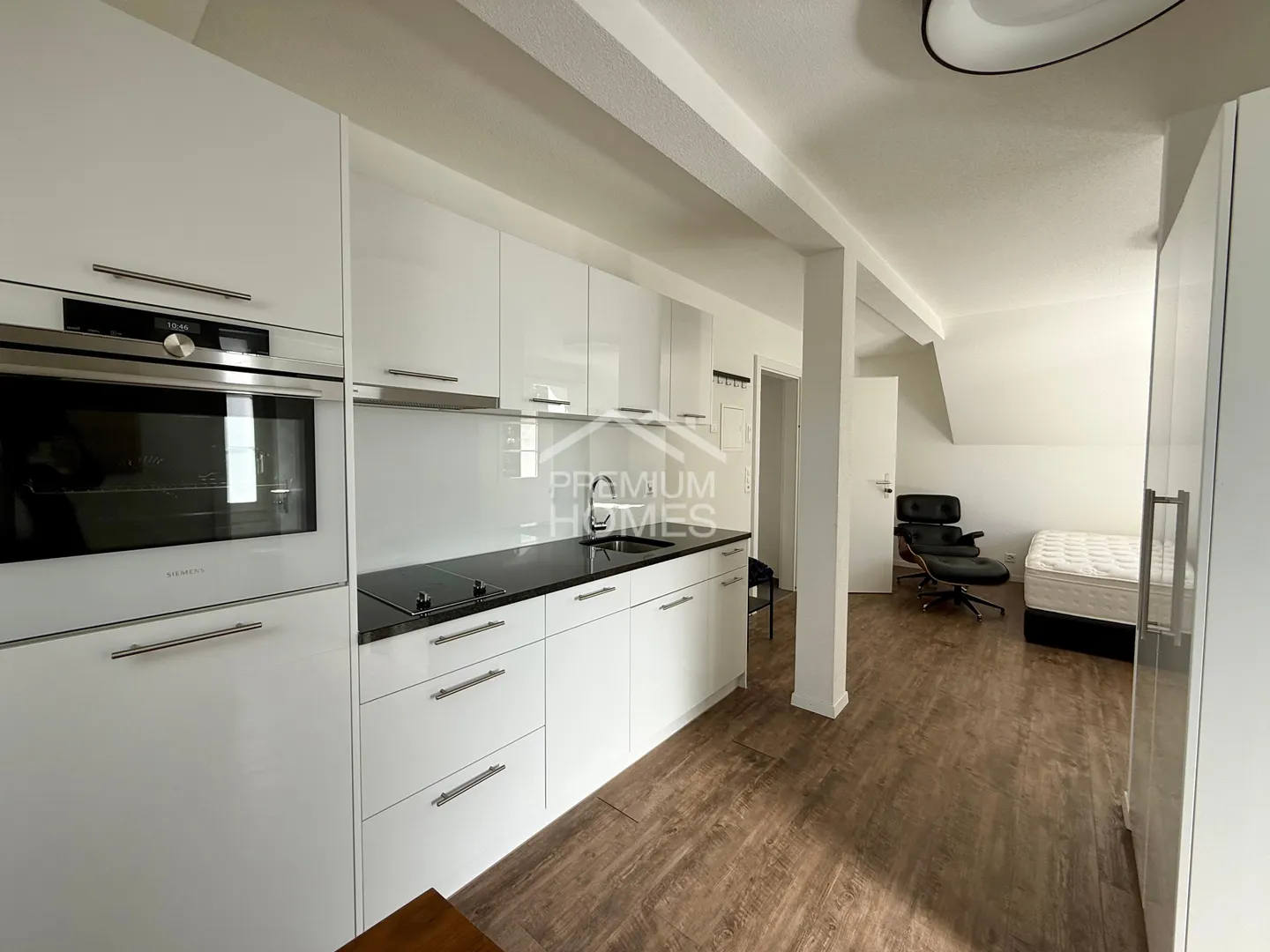 Furnished studio for rent! - Photo 3 of 8