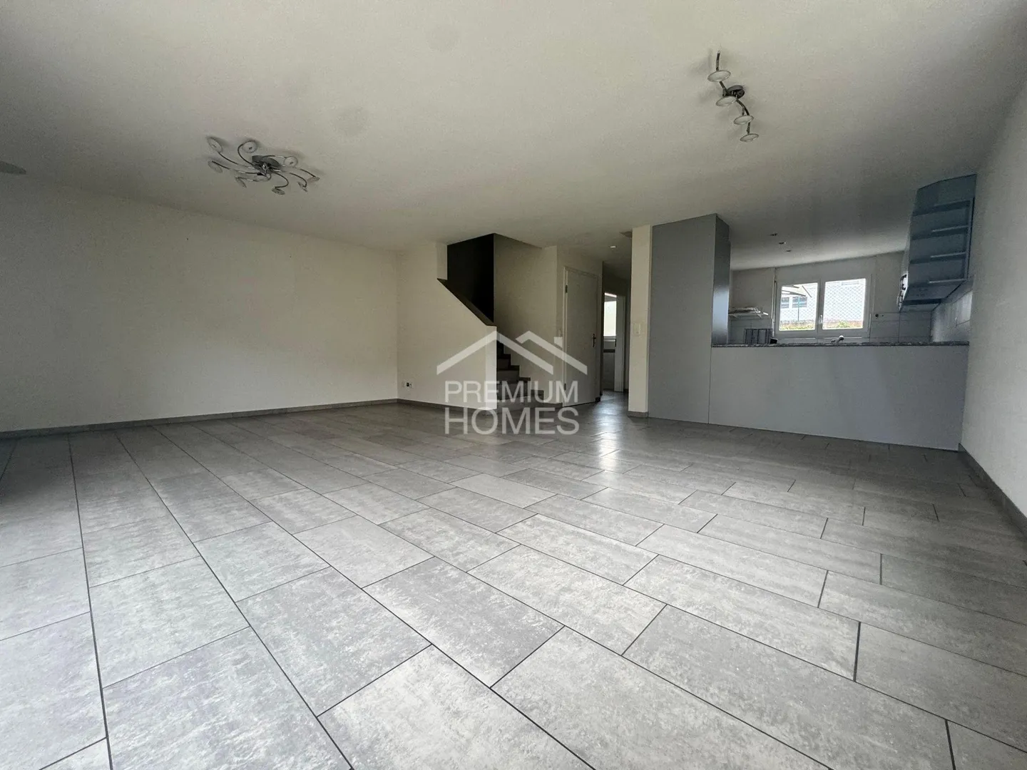 Maison individuelle avec jardin et terrasse - Photo 3 sur 9