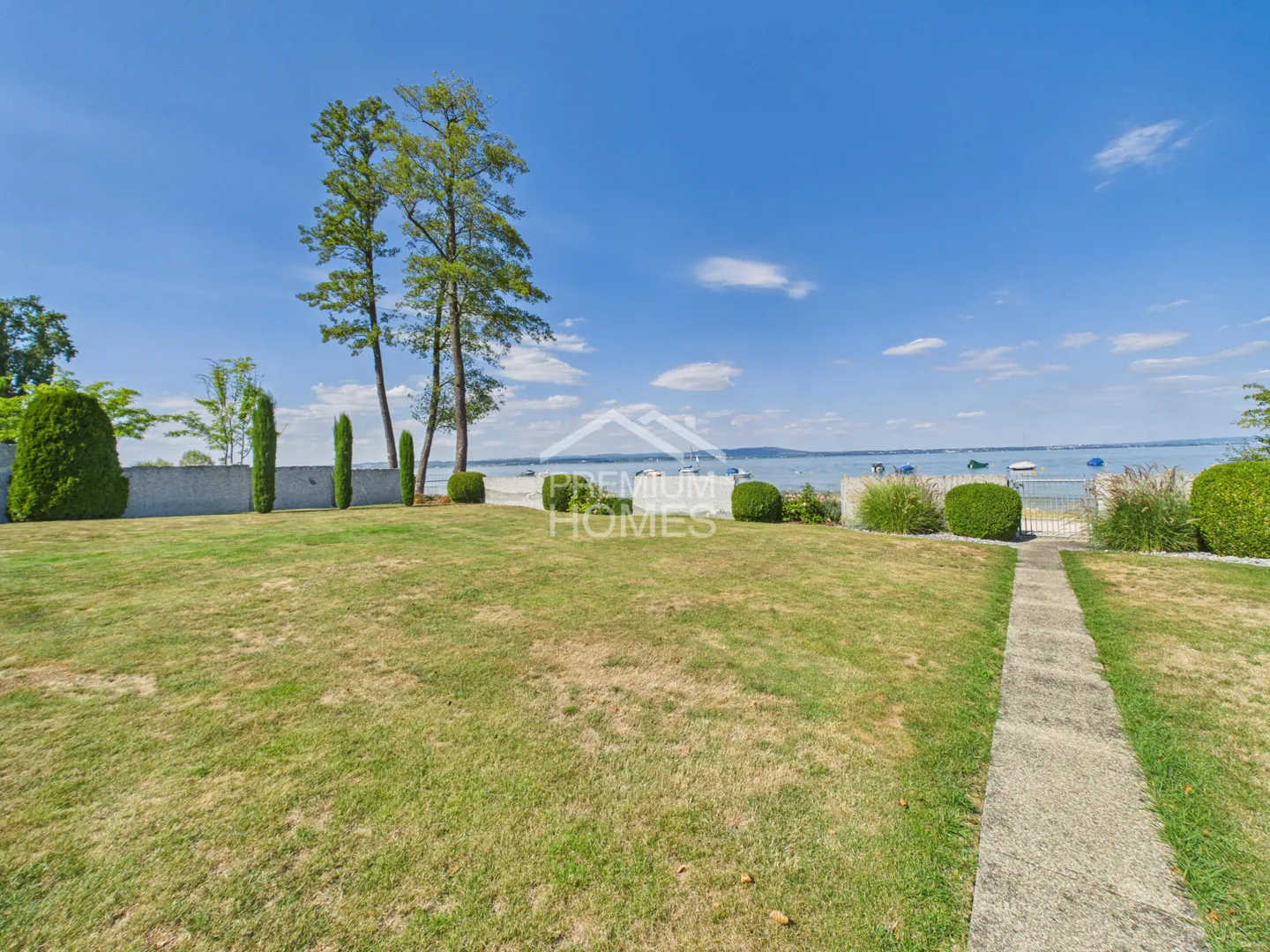 DE VOTRE PROPRE JARDIN DIRECTEMENT AU LAC DE CONSTANCE - Photo 2 sur 13