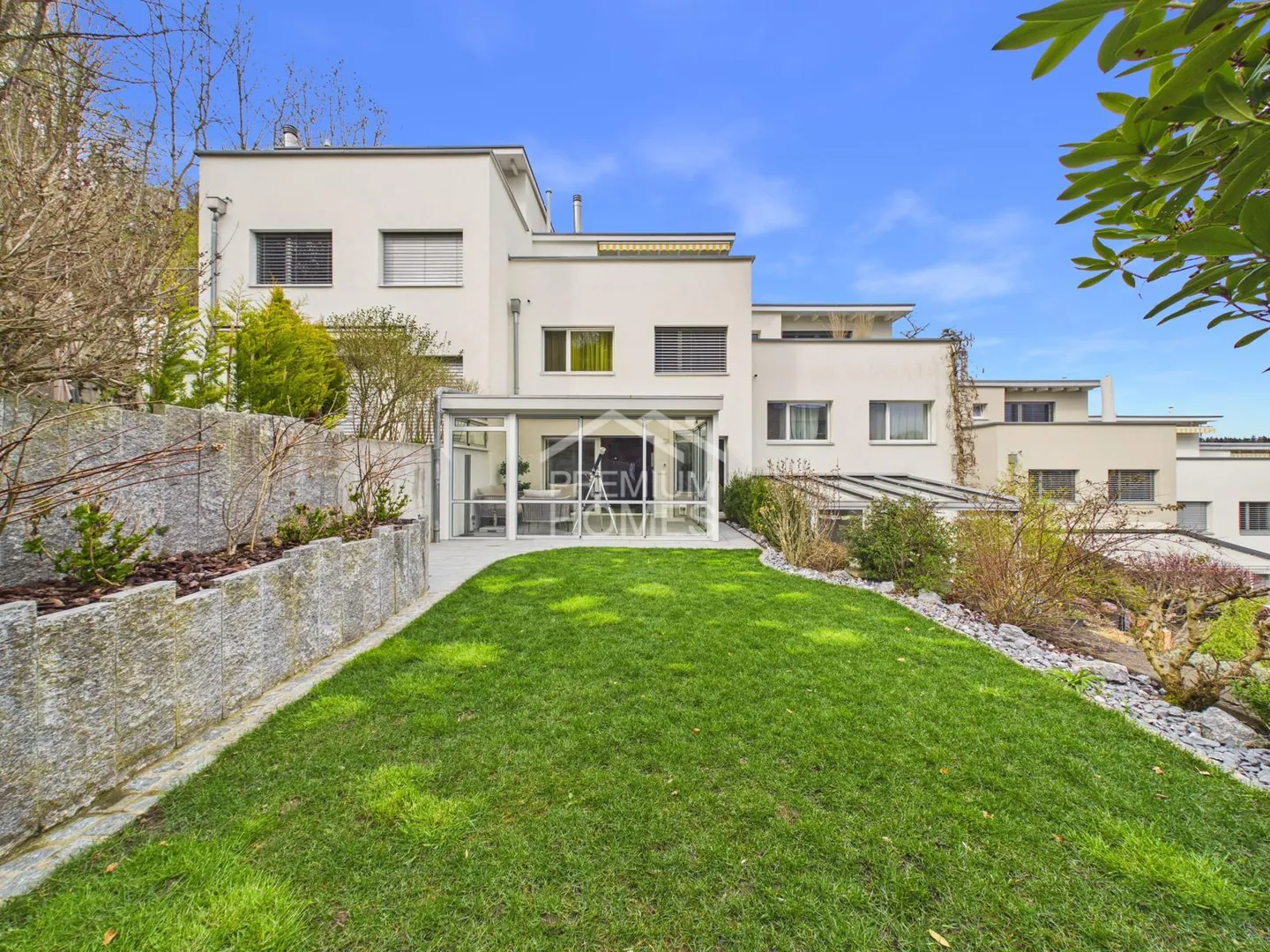 Casa familiare moderna con vista sulle Alpi - Foto 10 di 13