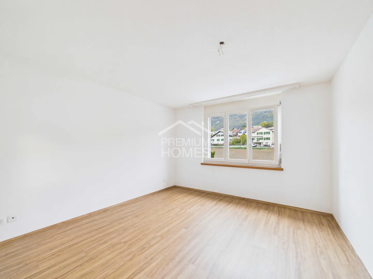 Well-maintained living in a natural environment - Photo 4 of 9