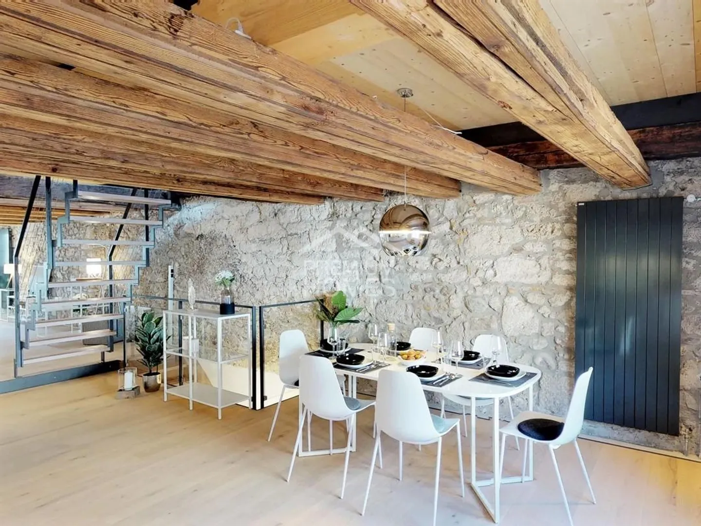 The perfect interplay of living and hospitality - Photo 10 of 11