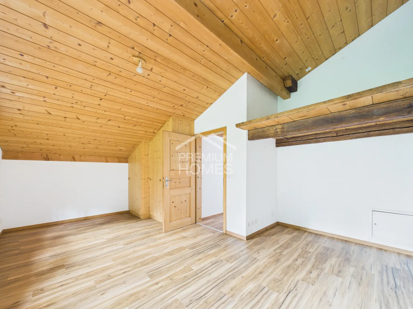 Mountain View in Wimmis: 2 Parcels, 3 Apartments plus Expansion - Photo 6 of 9