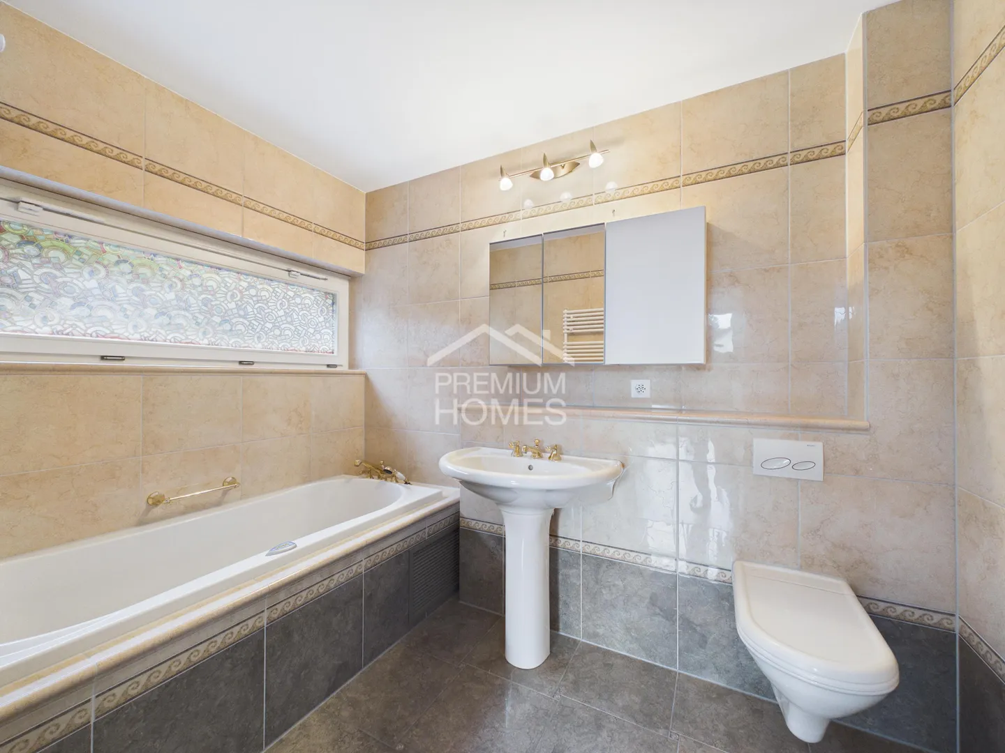 Stylish Apartment with Elegance - Photo 6 of 13