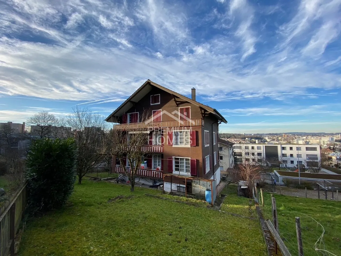 Mehrfamilienhaus mit Potenzial - Foto 1 von 9