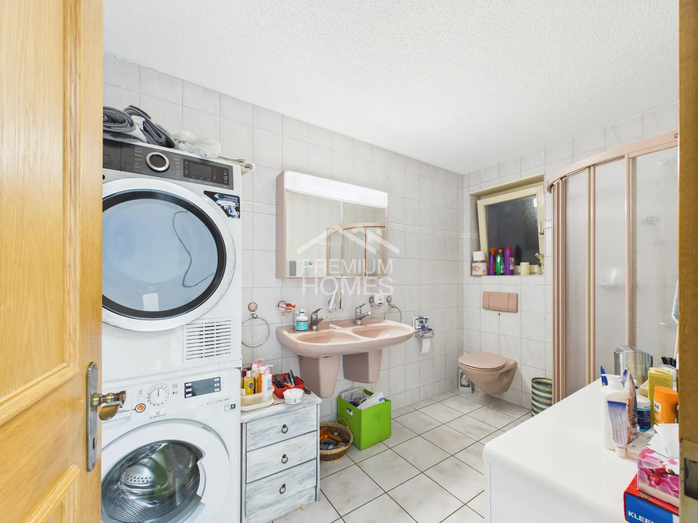 Family House with Apartment - Potential in Prime Location - Photo 8 of 13